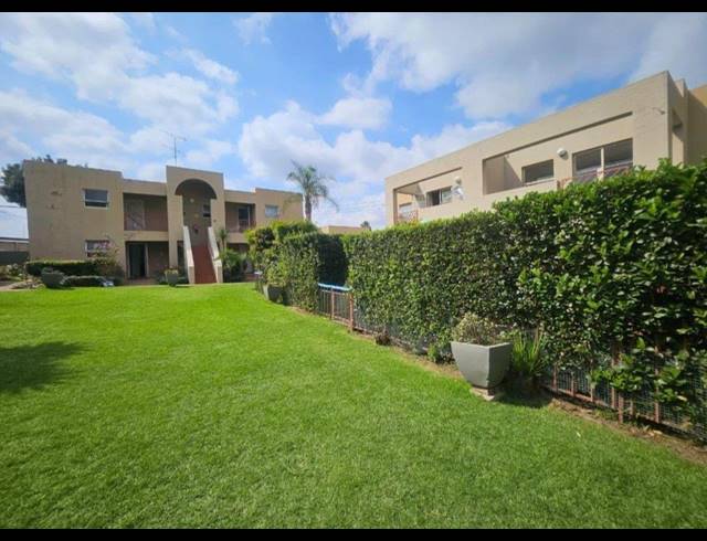 1 BEDROOM TOWNHOUSE FOR SALE IN BRACKENDOWNS